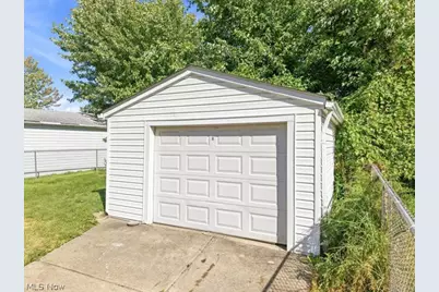 29940 Phillips Avenue, Wickliffe, OH 44092 - Photo 7