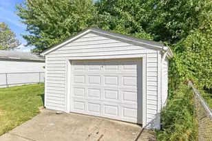 29940 Phillips Ave, Wickliffe, OH 44092 - Photo 7