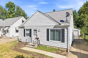 29940 Phillips Ave, Wickliffe, OH 44092 - Photo 3
