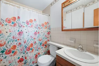 29940 Phillips Avenue, Wickliffe, OH 44092 - Photo 23