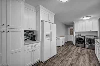 8382 Parkdale Drive, North Royalton, OH 44133 - Photo 5