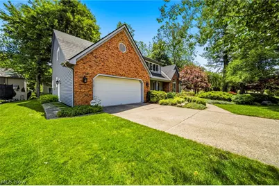 5513 Pheasants Walk Drive, North Olmsted, OH 44070 - Photo 3