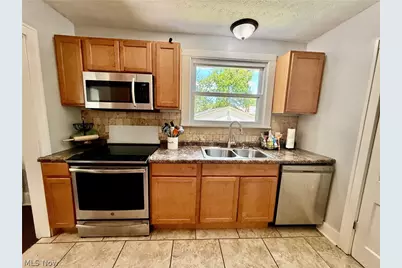 211 Morrison Avenue, Cuyahoga Falls, OH 44221 - Photo 15