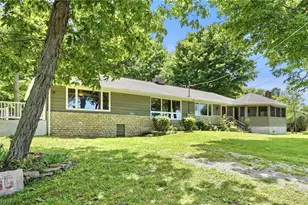 1036 W Lakeshore Dr, Kelleys Island, OH 43438 - Photo 31