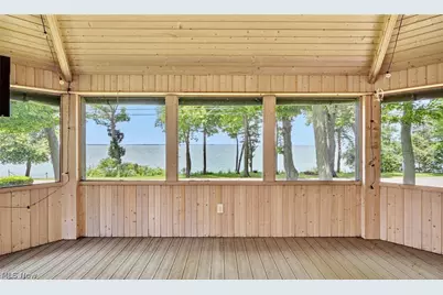 1036 W Lakeshore Drive, Kelleys Island, OH 43438 - Photo 3