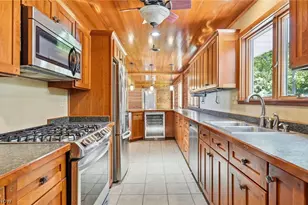 1036 W Lakeshore Dr, Kelleys Island, OH 43438 - Photo 11