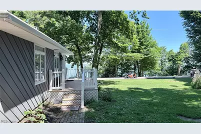 1036 W Lakeshore Drive, Kelleys Island, OH 43438 - Photo 27