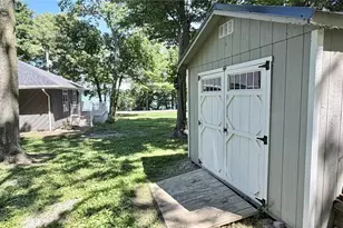 1036 W Lakeshore Dr, Kelleys Island, OH 43438 - Photo 33