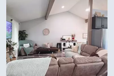 14010 Bennington Boulevard, Middleburg Heights, OH 44130 - Photo 9