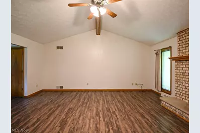 1060 Broadway Avenue SE, Warren, OH 44484 - Photo 9
