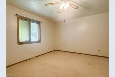 1060 Broadway Avenue SE, Warren, OH 44484 - Photo 31