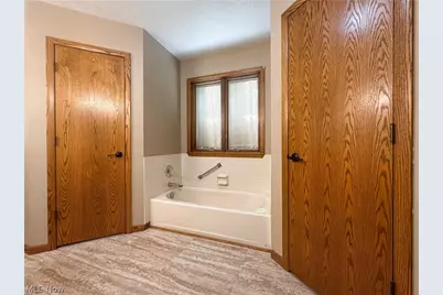 1060 Broadway Avenue SE, Warren, OH 44484 - Photo 27
