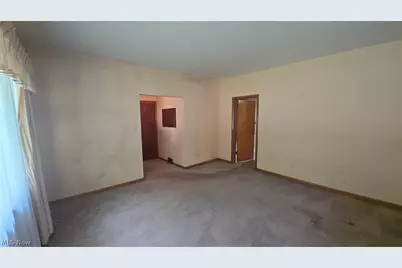 54878 National Road, Bridgeport, OH 43912 - Photo 9