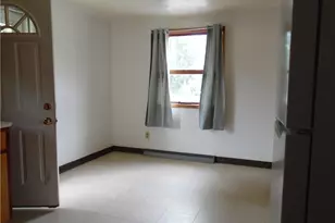 210 Clara Ct, Louisville, OH 44641 - Photo 5