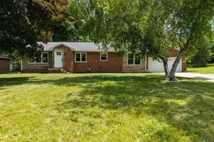 2805 Glencoe, Akron, OH 44319 - Photo 1