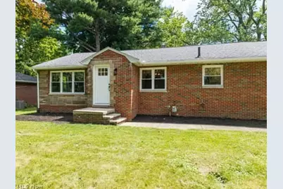 2805 Glencoe, Akron, OH 44319 - Photo 1