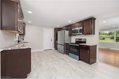 478 Bicksler Drive, Wadsworth, OH 44281 - Photo 5