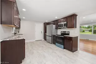478 Bicksler Dr, Wadsworth, OH 44281 - Photo 5