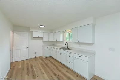 1730 W 20th Street, Lorain, OH 44052 - Photo 5