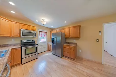 2481 Meadowview Drive, Parkersburg, WV 26104 - Photo 7