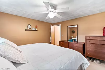 2560 Kenyon Avenue NW, Massillon, OH 44647 - Photo 15