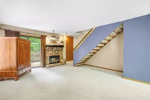 593 Meredith Ln, Cuyahoga Falls, OH 44223 - Photo 3