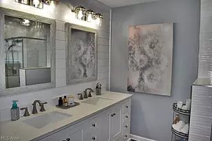 5670 W Long Ridge Dr, Green Hills, OH 44131 - Photo 27