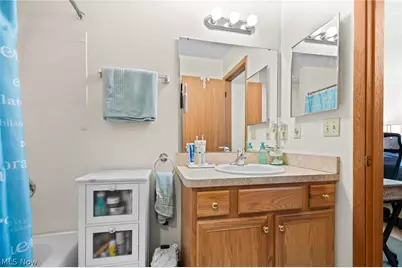 2002 Stoney Run Circle, Grandview Heights, OH 44147 - Photo 15