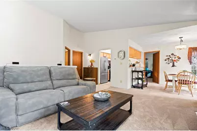 2002 Stoney Run Circle, Grandview Heights, OH 44147 - Photo 3