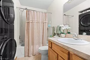 2002 Stoney Run Cir, Grandview Heights, OH 44147 - Photo 17