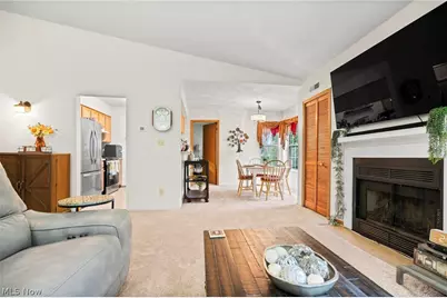 2002 Stoney Run Circle, Grandview Heights, OH 44147 - Photo 5