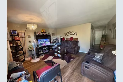 362 Brace Avenue, Elyria, OH 44035 - Photo 3