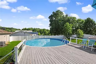 3300 Meanderwood Dr, Canfield, OH 44406 - Photo 3