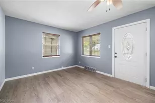 130 Roger Ave, Bellevue, OH 44811 - Photo 3