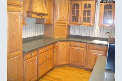 165 2nd Street NW, Barberton, OH 44203 - Photo 7