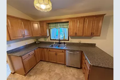 2174 Rockefeller Road, Wickliffe, OH 44092 - Photo 5