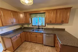 2174 Rockefeller Rd, Wickliffe, OH 44092 - Photo 5