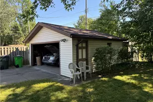 2174 Rockefeller Rd, Wickliffe, OH 44092 - Photo 35