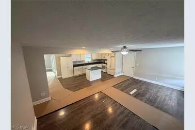 5976 Reynolds Road, Mentor on the Lake, OH 44060 - Photo 3