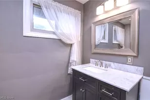 172 27th St NW, Barberton, OH 44203 - Photo 15