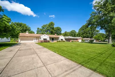 7988 Wright Road, Grandview Heights, OH 44147 - Photo 3