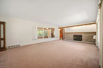 7988 Wright Road, Grandview Heights, OH 44147 - Photo 9