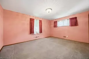 7988 Wright Rd, Grandview Heights, OH 44147 - Photo 23