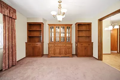7988 Wright Road, Grandview Heights, OH 44147 - Photo 11
