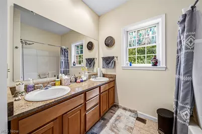 10401 Darrow Road, Vermilion, OH 44089 - Photo 11