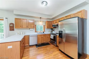 390 Southeast Ave, Tallmadge, OH 44278 - Photo 7