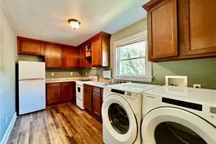 250 Malden St, Akron, OH 44313 - Photo 27