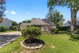 154 Fairfield Rd, Avon Lake, OH 44012 - Photo 3