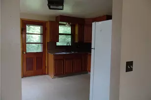 211 Clara Ct, Louisville, OH 44641 - Photo 5