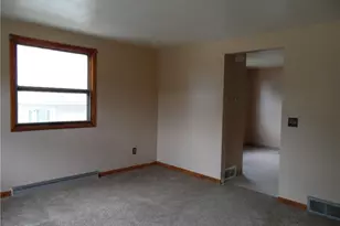 211 Clara Ct, Louisville, OH 44641 - Photo 3